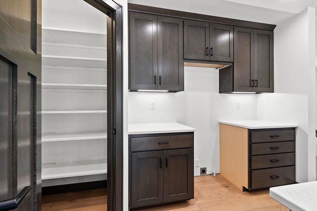 3718 HAROLDS WAY, Suamico, WI 54313