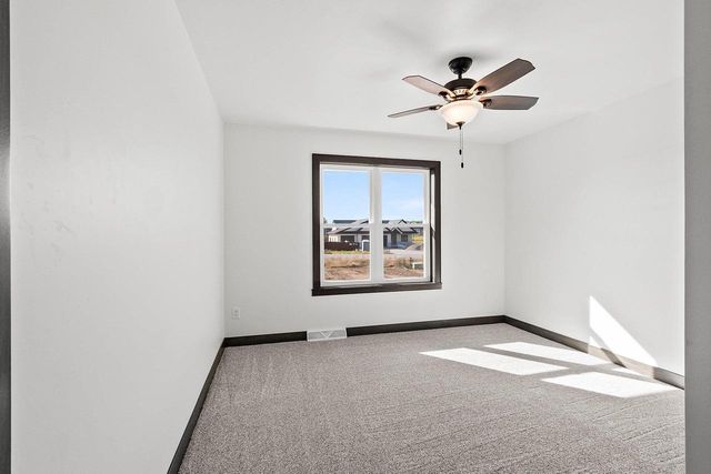 3718 HAROLDS WAY, Suamico, WI 54313