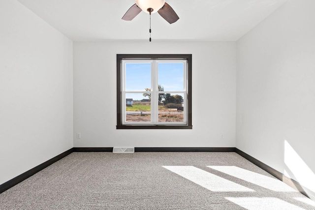 3718 HAROLDS WAY, Suamico, WI 54313