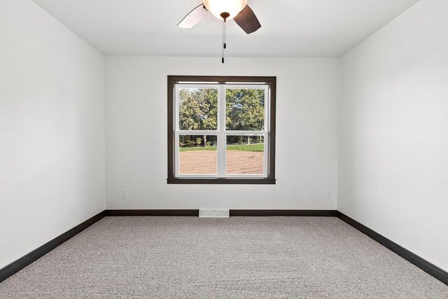 3718 HAROLDS WAY, Suamico, WI 54313
