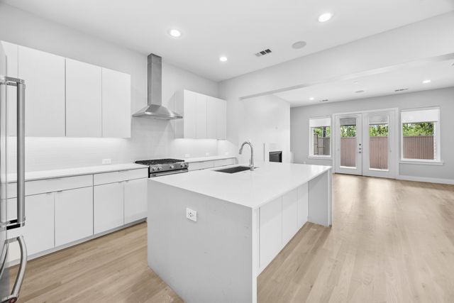 6529 Roper Street, Dallas, TX 75209