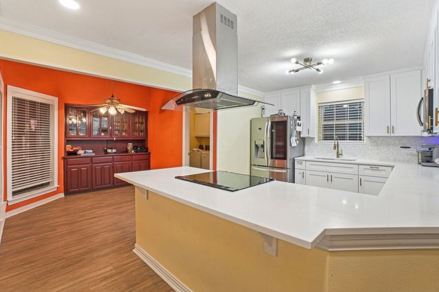 634 Rickey Canyon Avenue, Desoto, TX 75115