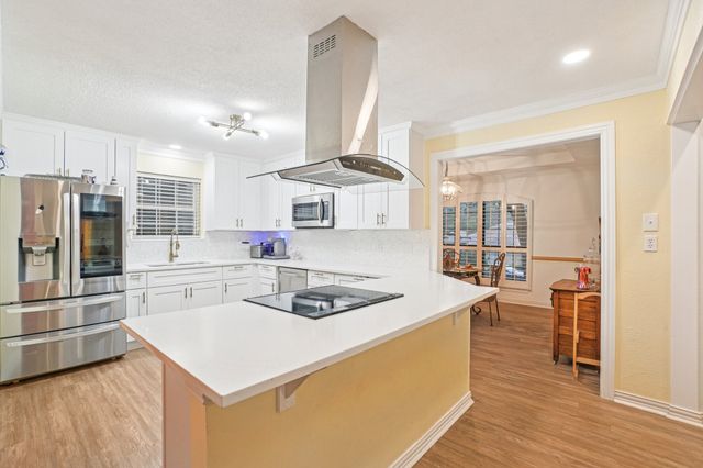 634 Rickey Canyon Avenue, Desoto, TX 75115