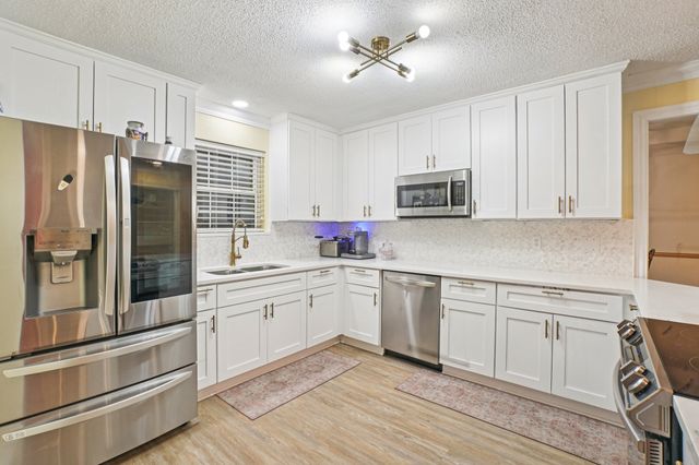 634 Rickey Canyon Avenue, Desoto, TX 75115