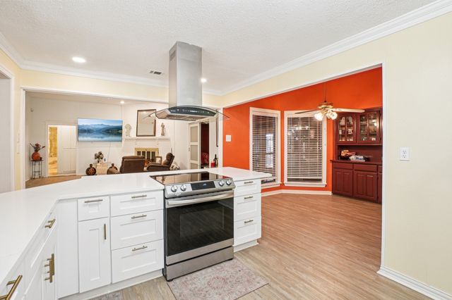 634 Rickey Canyon Avenue, Desoto, TX 75115