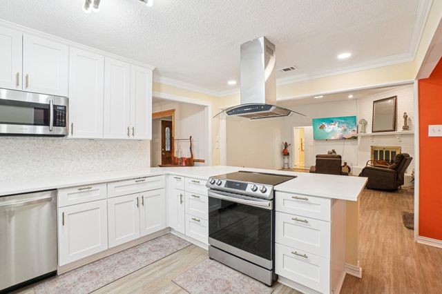 634 Rickey Canyon Avenue, Desoto, TX 75115