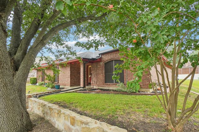 634 Rickey Canyon Avenue, Desoto, TX 75115
