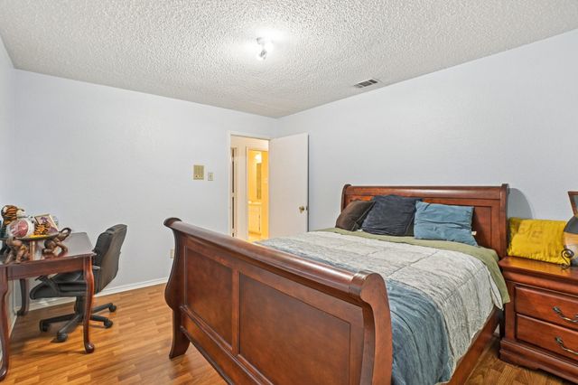 634 Rickey Canyon Avenue, Desoto, TX 75115