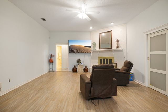 634 Rickey Canyon Avenue, Desoto, TX 75115