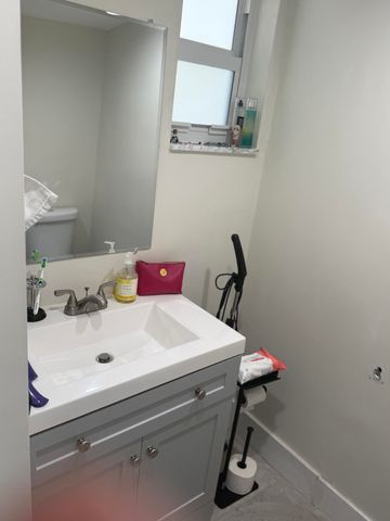 330 SE 2nd Street 303h, Hallandale Beach, FL 33009