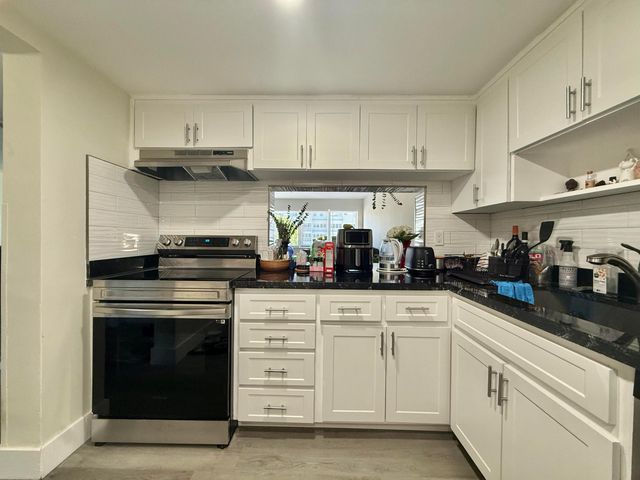 330 SE 2nd Street 303h, Hallandale Beach, FL 33009