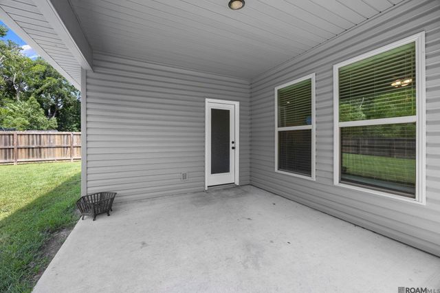 39116 Forestwood Ave, Gonzales, LA 70737