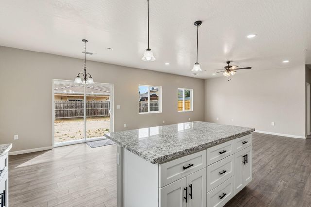 3441 E Douglas Avenue, Visalia, CA 93292