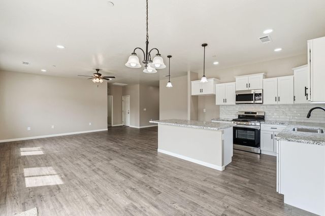 3441 E Douglas Avenue, Visalia, CA 93292