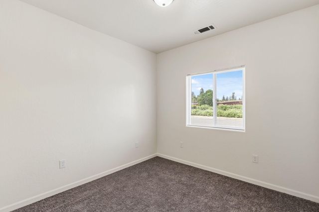 3441 E Douglas Avenue, Visalia, CA 93292