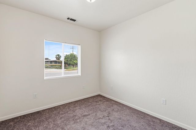 3441 E Douglas Avenue, Visalia, CA 93292