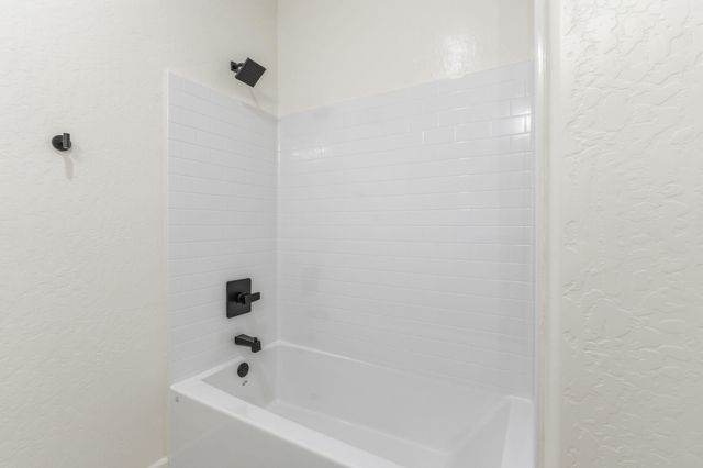 3441 E Douglas Avenue, Visalia, CA 93292