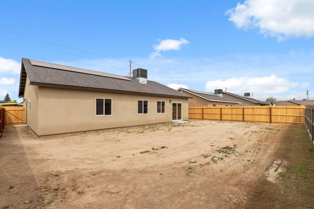 3441 E Douglas Avenue, Visalia, CA 93292