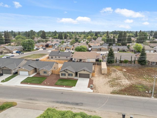 3441 E Douglas Avenue, Visalia, CA 93292