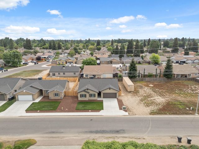 3441 E Douglas Avenue, Visalia, CA 93292