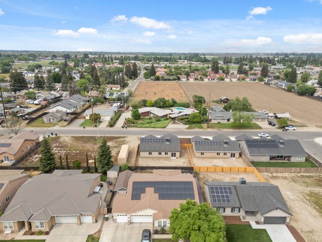 3441 E Douglas Avenue, Visalia, CA 93292