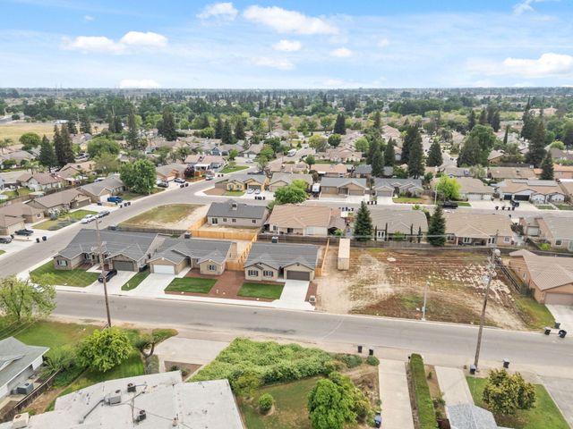 3441 E Douglas Avenue, Visalia, CA 93292
