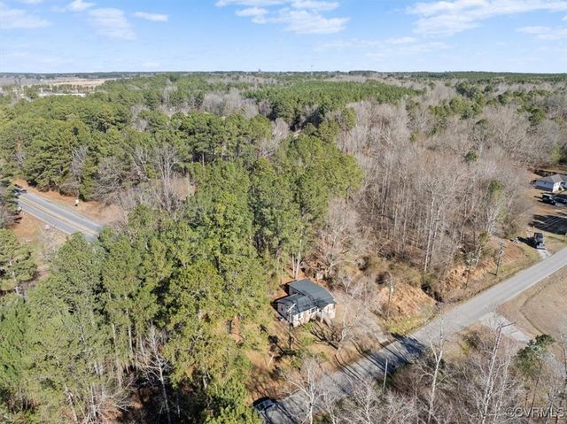 121 Brooks Xing, Lawrenceville, VA 23868