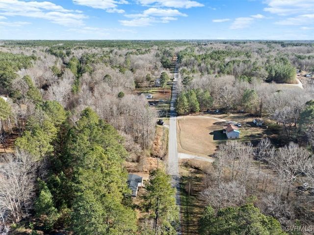 121 Brooks Xing, Lawrenceville, VA 23868