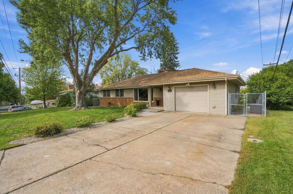 1343 Hillwind Road NE, Fridley, MN 55432 — photo 2