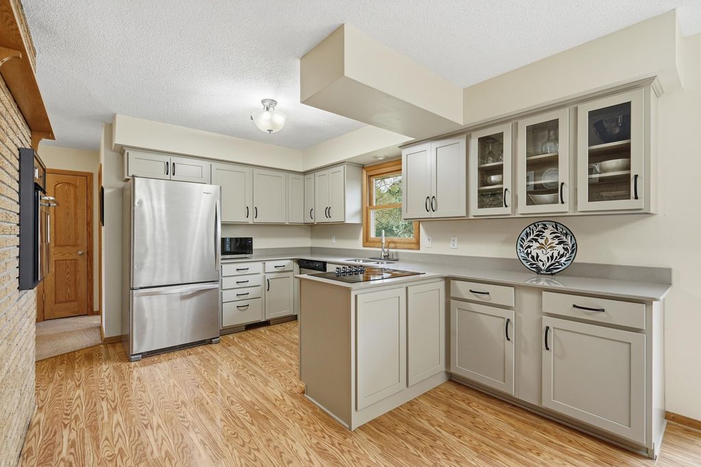 1343 Hillwind Road NE, Fridley, MN 55432 — photo 4
