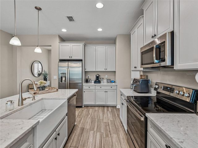 29934 SOUTHWELL LANE, Wesley Chapel, FL 33543