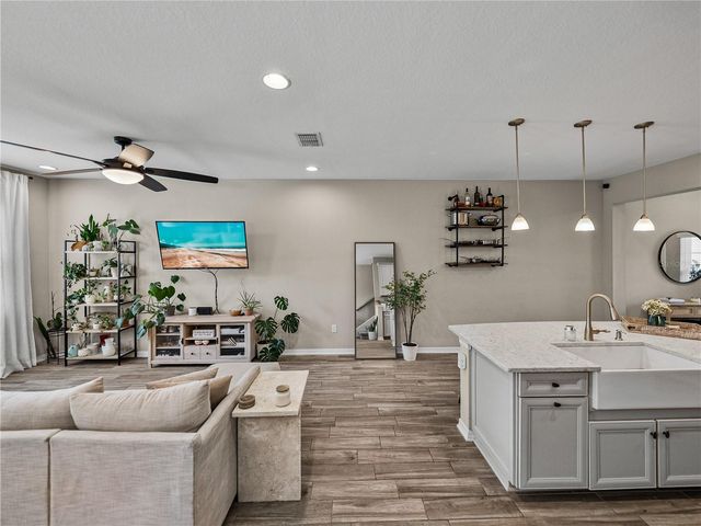 29934 SOUTHWELL LANE, Wesley Chapel, FL 33543