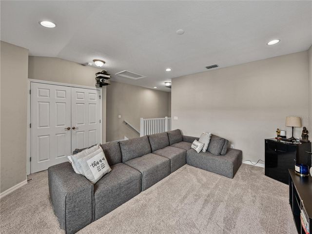 29934 SOUTHWELL LANE, Wesley Chapel, FL 33543