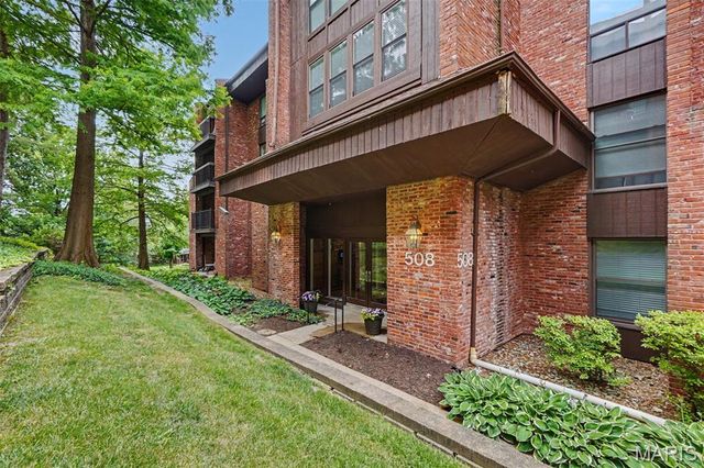 508 Coeur De Royale Drive 104, Creve Coeur, MO 63141