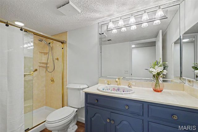 508 Coeur De Royale Drive 104, Creve Coeur, MO 63141