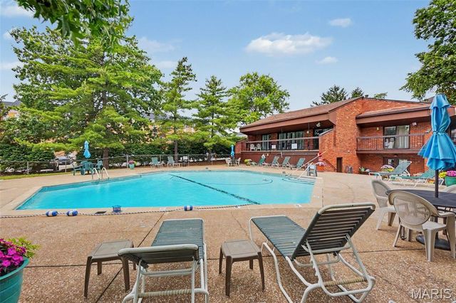 508 Coeur De Royale Drive 104, Creve Coeur, MO 63141