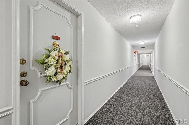 508 Coeur De Royale Drive 104, Creve Coeur, MO 63141