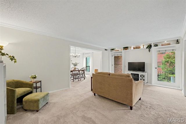 508 Coeur De Royale Drive 104, Creve Coeur, MO 63141