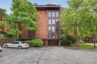 508 Coeur De Royale Drive 104, Creve Coeur, MO 63141