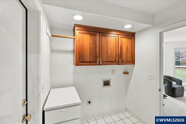 3830 Firwood Cir SE, Albany, OR 97322