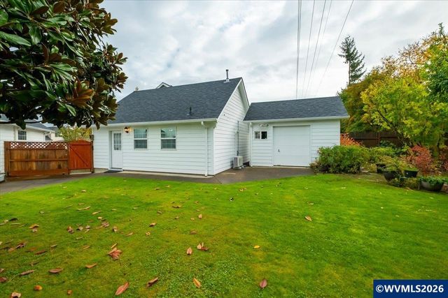 3830 Firwood Cir SE, Albany, OR 97322