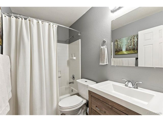 9895 Aftonwood St, Highlands Ranch, CO 80126