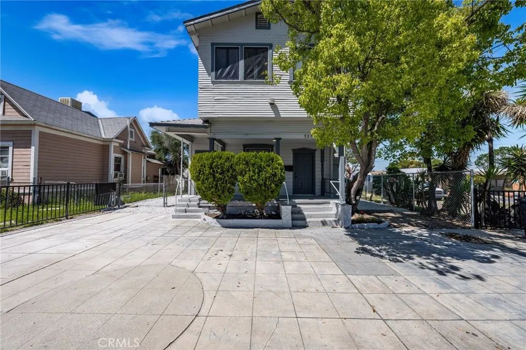927 Orange Street, Redlands, CA 92374