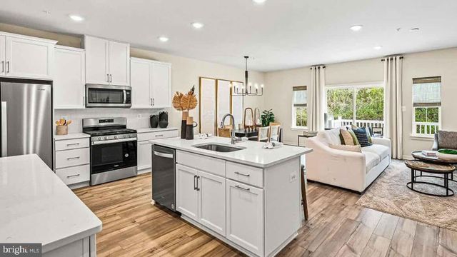 26 FOUR LEAF DR, Downingtown, PA 19335