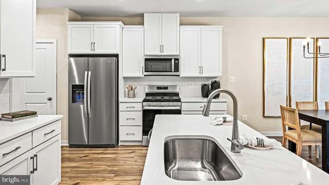 26 FOUR LEAF DR, Downingtown, PA 19335