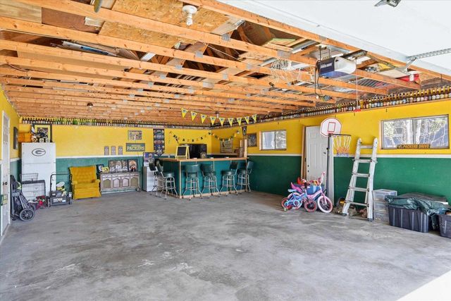 2305 HILLSIDE LANE, Green Bay, WI 54302