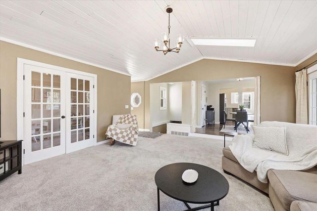 2305 HILLSIDE LANE, Green Bay, WI 54302