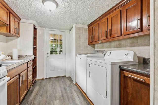 184 Fairview Drive, Fairburn, GA 30213