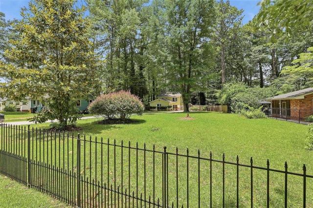184 Fairview Drive, Fairburn, GA 30213