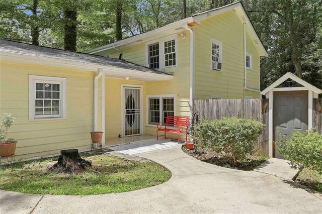 184 Fairview Drive, Fairburn, GA 30213